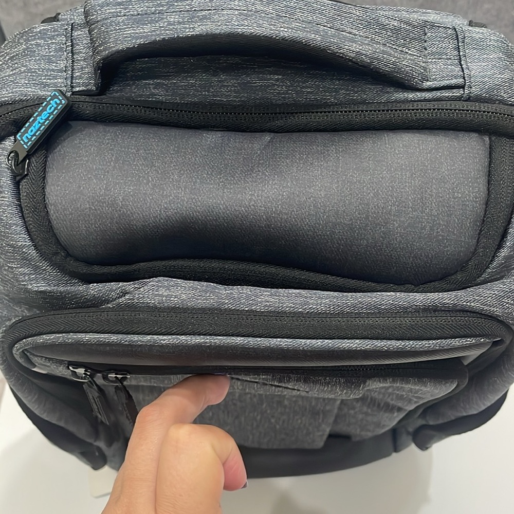 Naztech Smartpack Multi-Utility Travel Backpack. - Picture 3 of 14